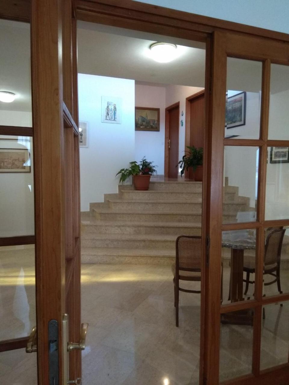 Apartman Ostrea *** Bale Luaran gambar