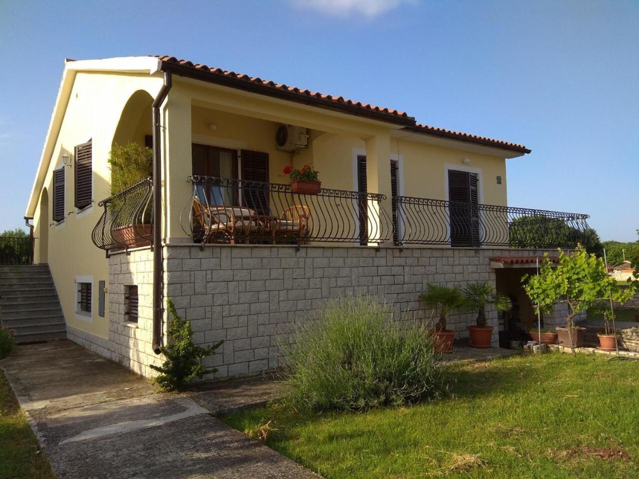 Apartman Ostrea *** Bale Luaran gambar