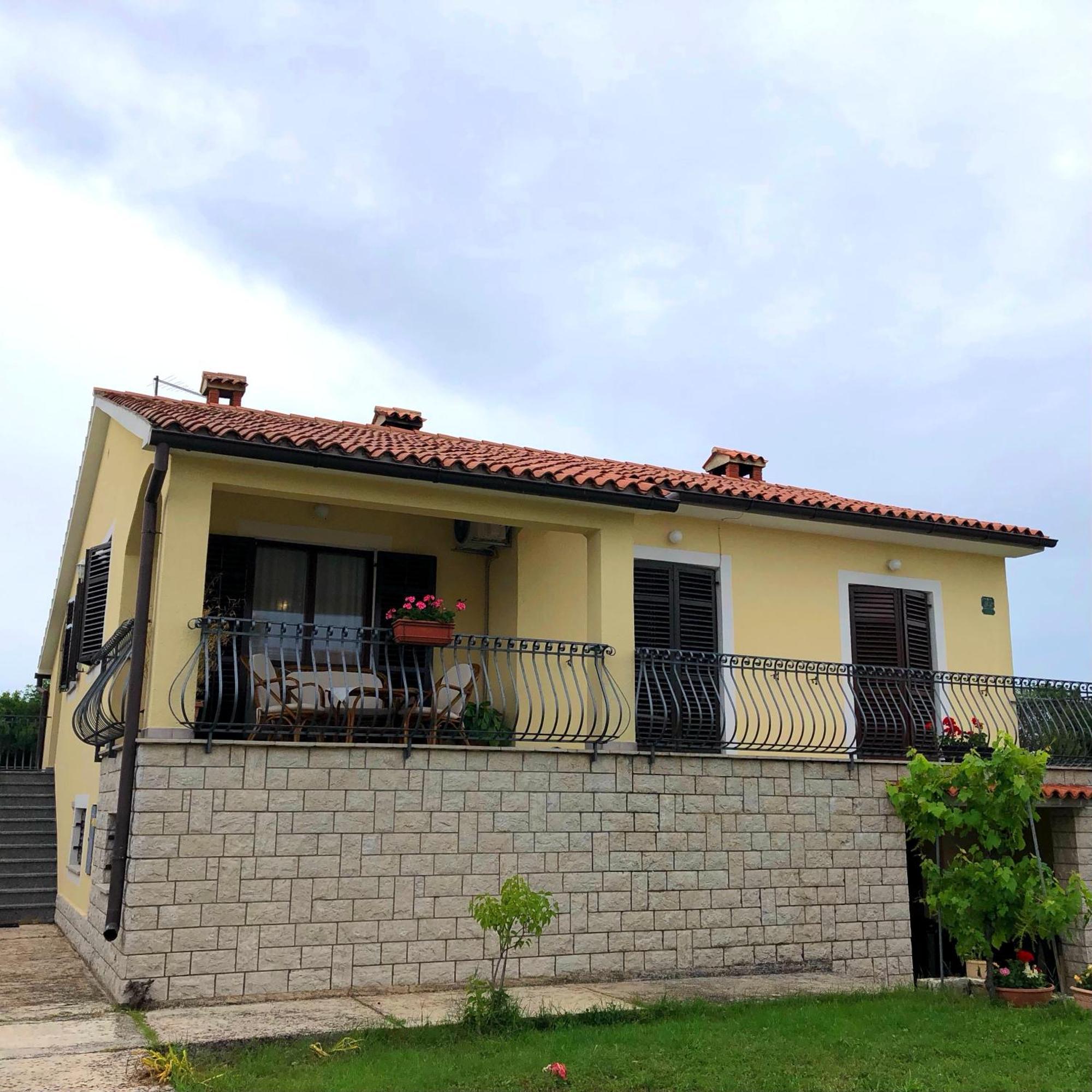 Apartman Ostrea *** Bale Luaran gambar