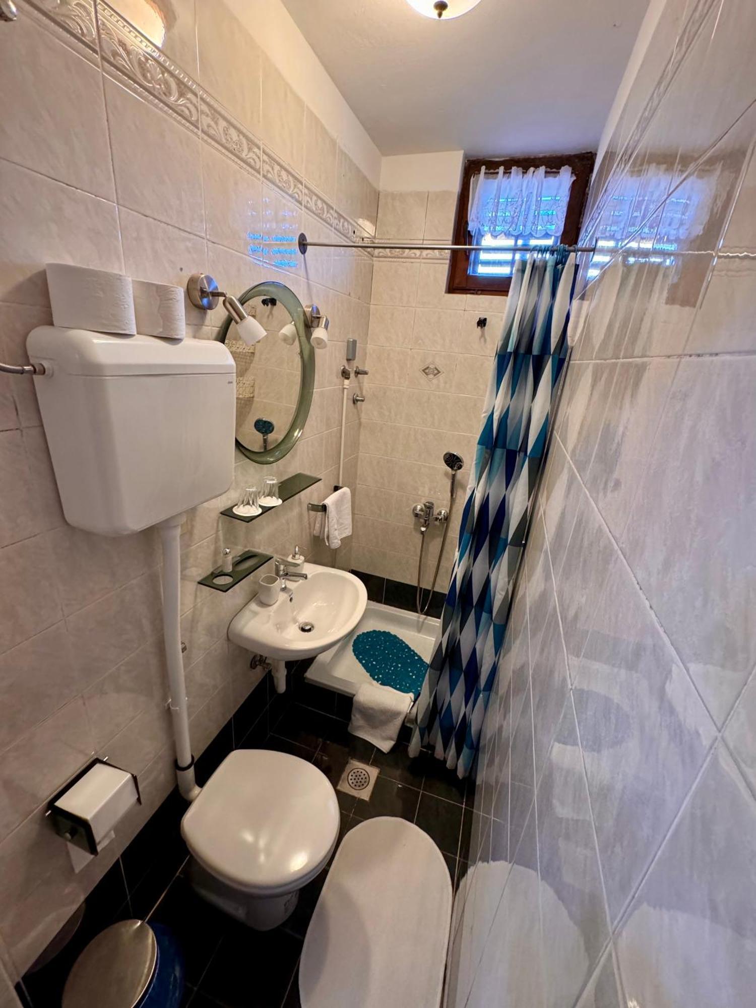 Apartman Ostrea *** Bale Luaran gambar
